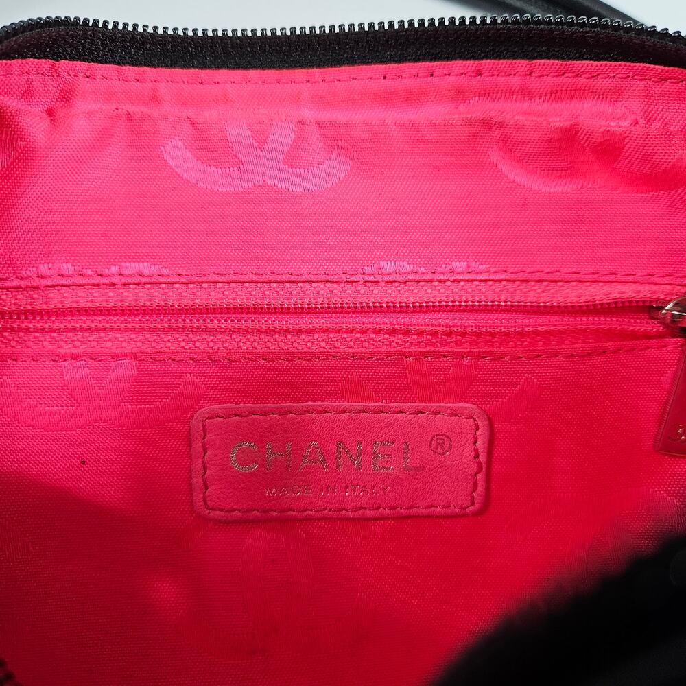 Vintage Chanel Cambon Pochette Black Leather Shoulder Bag - Picture 3 of 9